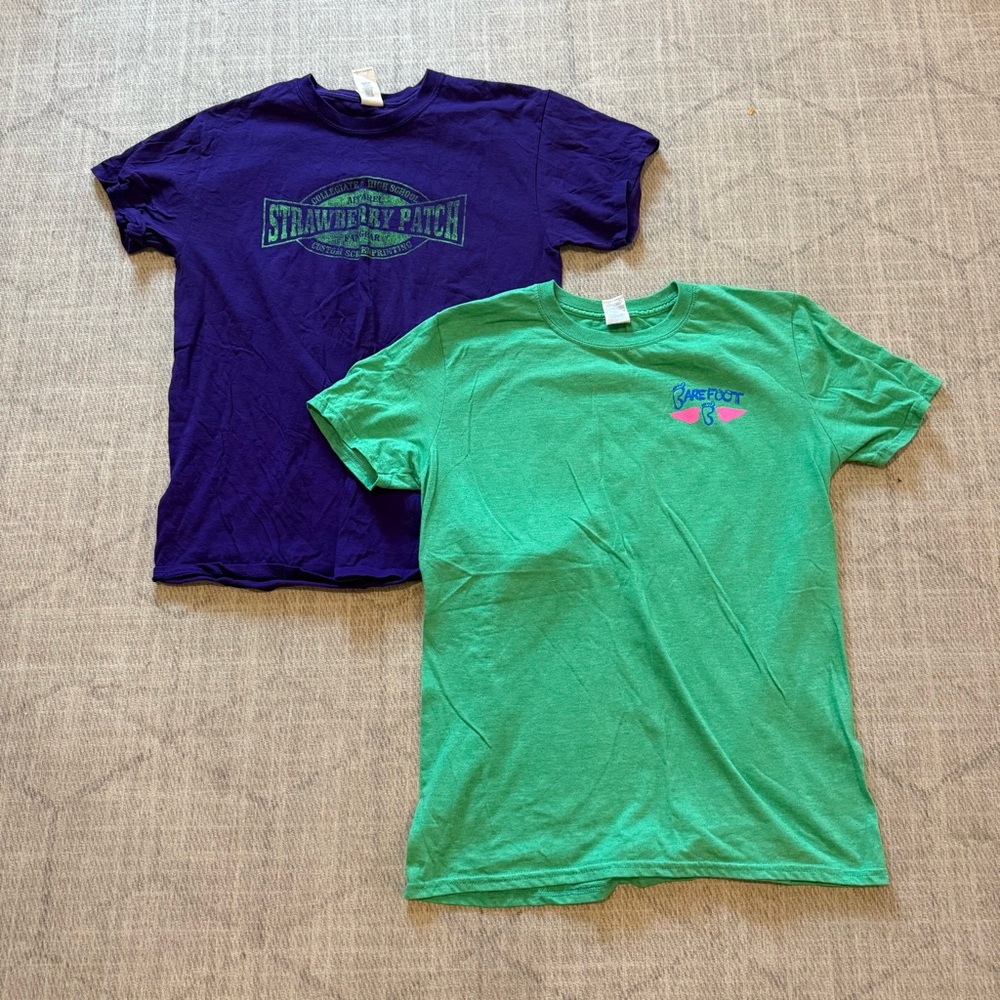 Gildan Graphic Tees in Purple and Green Medium